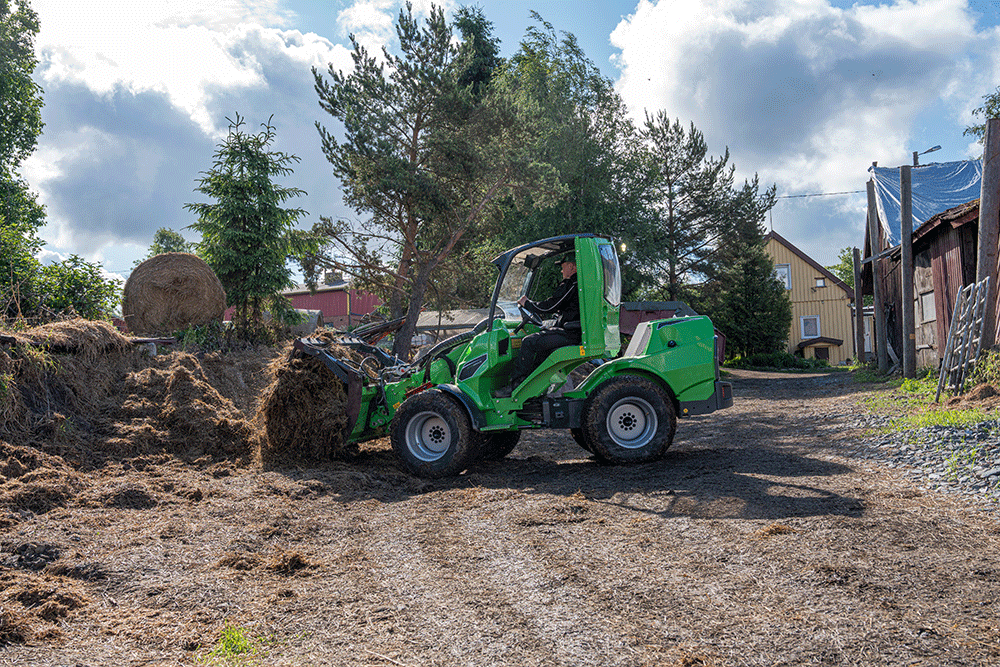 Two new single-speed loader models complete the strongest Avant 800 series