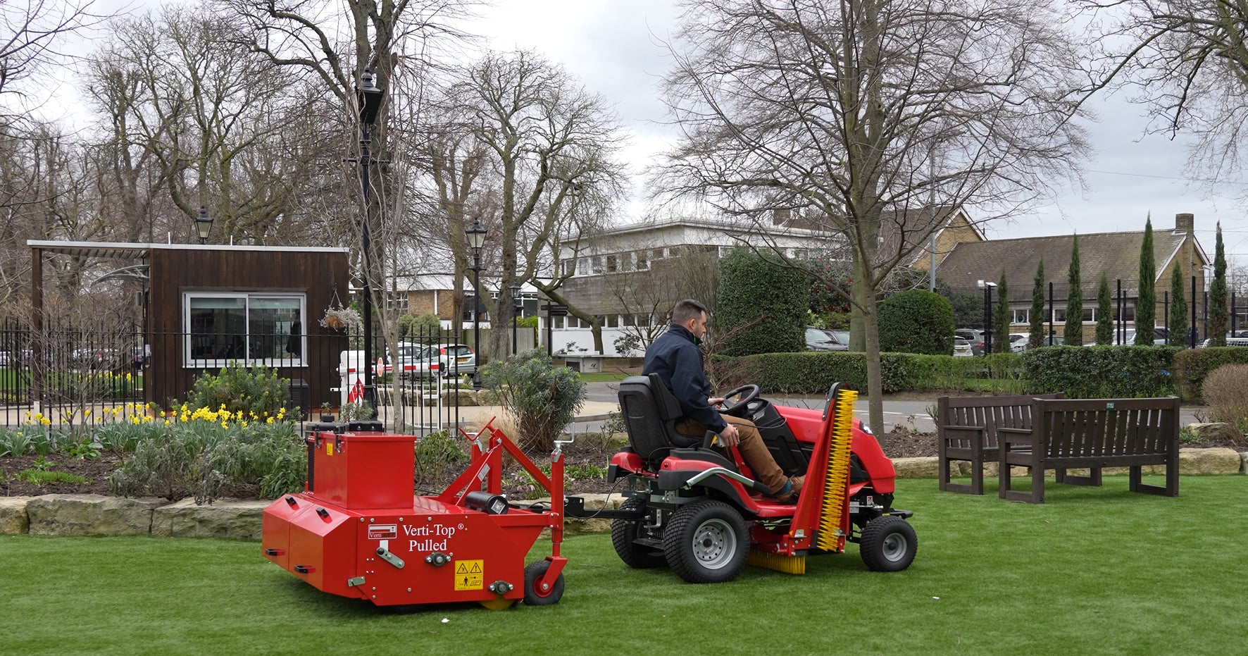 Redexim proves the solution for safe synthetic surfaces at Emanuel School