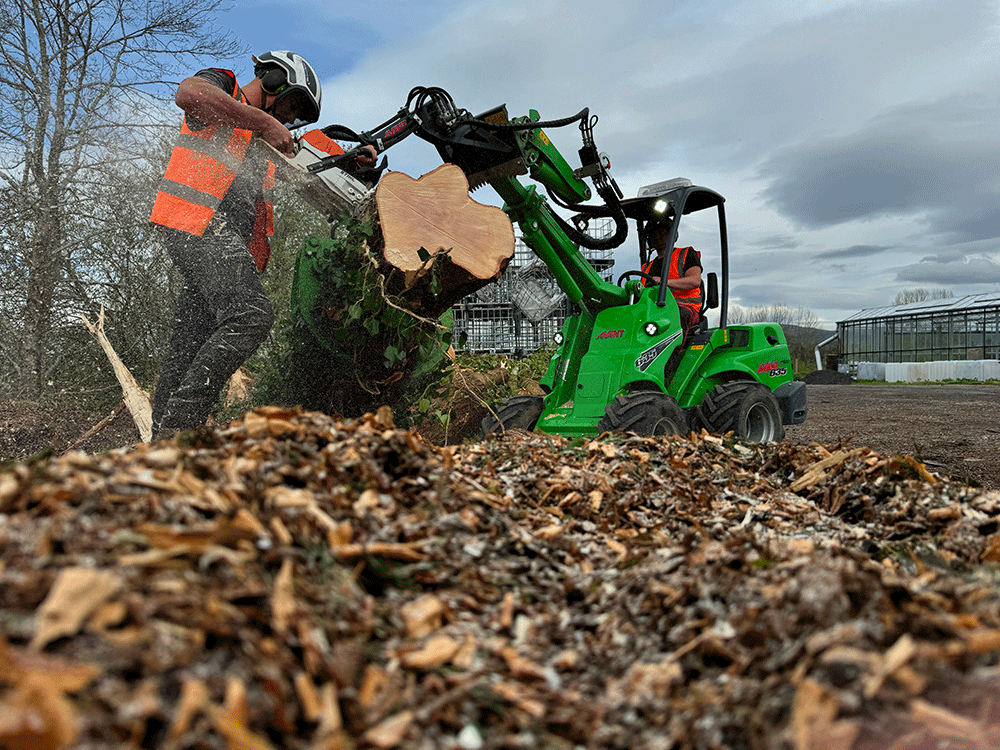 Avant Compact Loader Revolutionises  Tree Peaks Operations