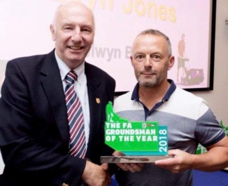 Elfyn Jones Colwyn Bay FC Award (1)