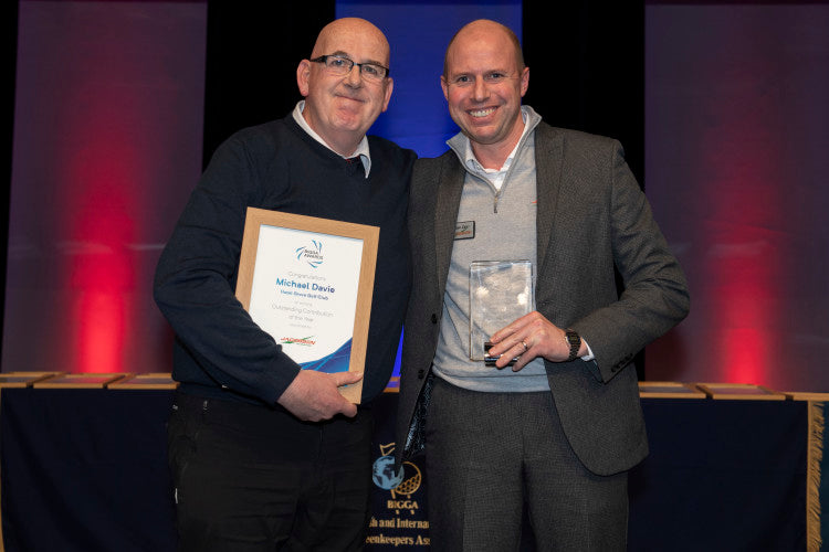 Hazel Grove head greenkeeper Michael Davie alongside Jacobsen's Will Carr.JPG