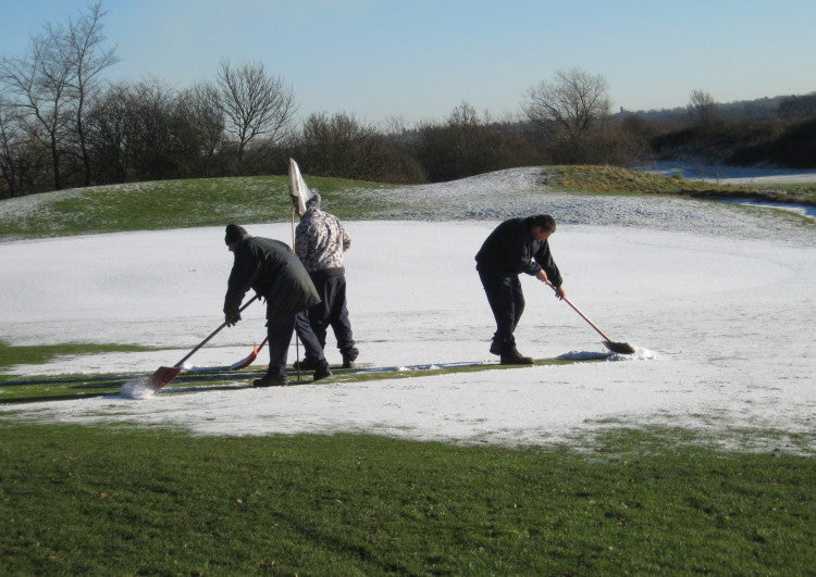 IMG_5583A  Clearing snow from temporary green  Mill Green.jpg