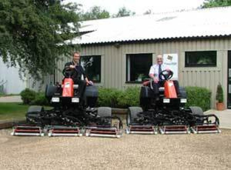 Super light fairway mowers for Kings Hill