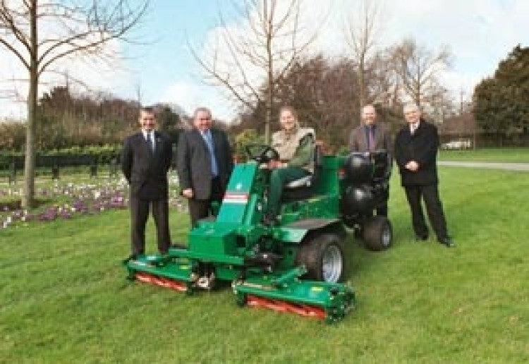 Royal Parks Director welcomes LPG powered mowers