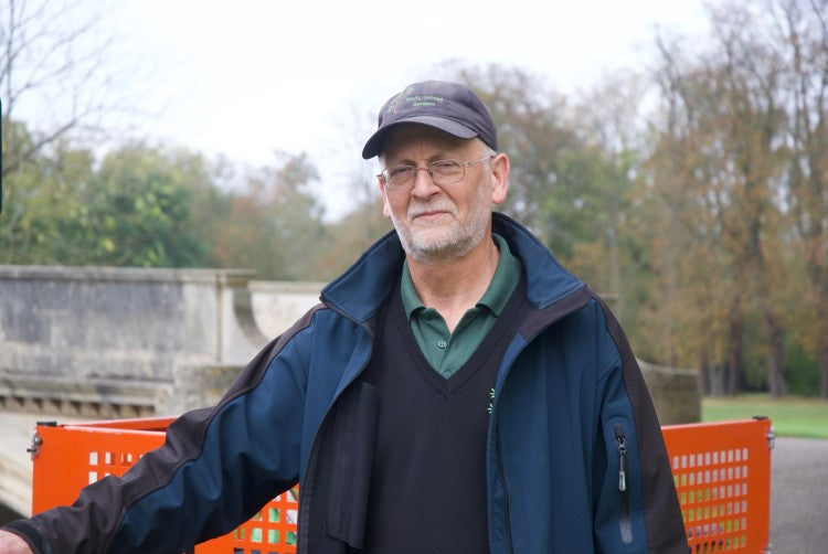 Tom Beside The Avenue 5