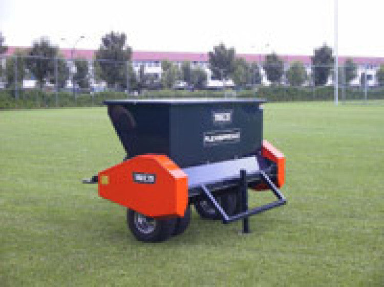 New range of scarifying and top-dressing machines